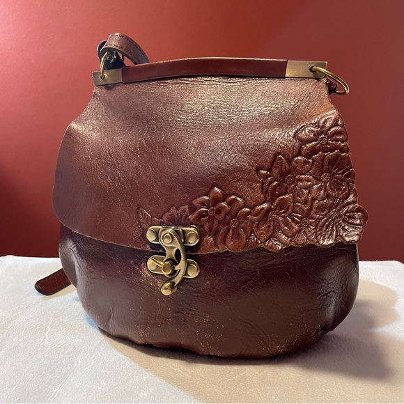 Patricia Nash Handbags - Patricia Nash Women’s Vintage Brown Veneto Tooled Leather Saddle Crossbody Purse